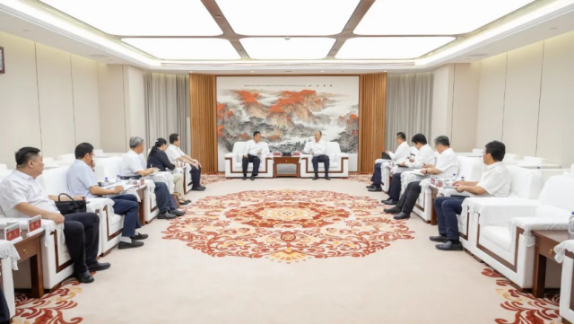 莫鼎革會(huì)見克拉瑪依市委副書記、市長(zhǎng)陳凱