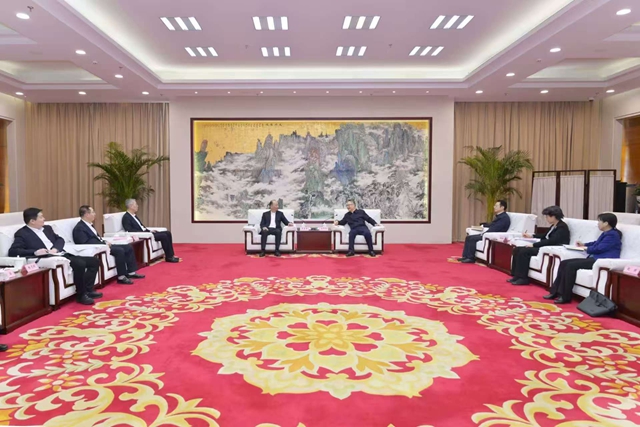 莫鼎革拜會(huì)安徽省委副書記、省長(zhǎng)王清憲